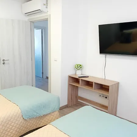 ゲストハウス Garden House 3*