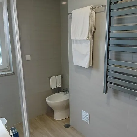 Garden House ゲストハウス Fundão