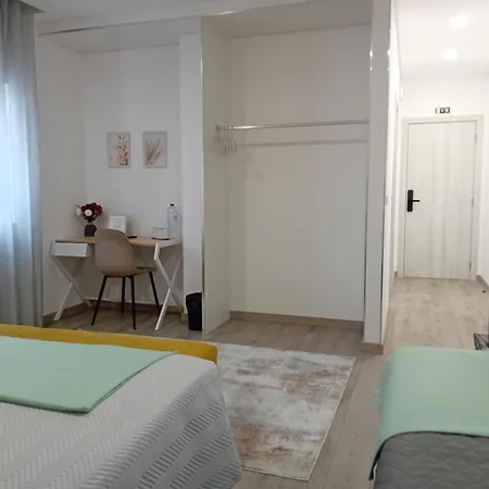 Garden House ゲストハウス Fundão